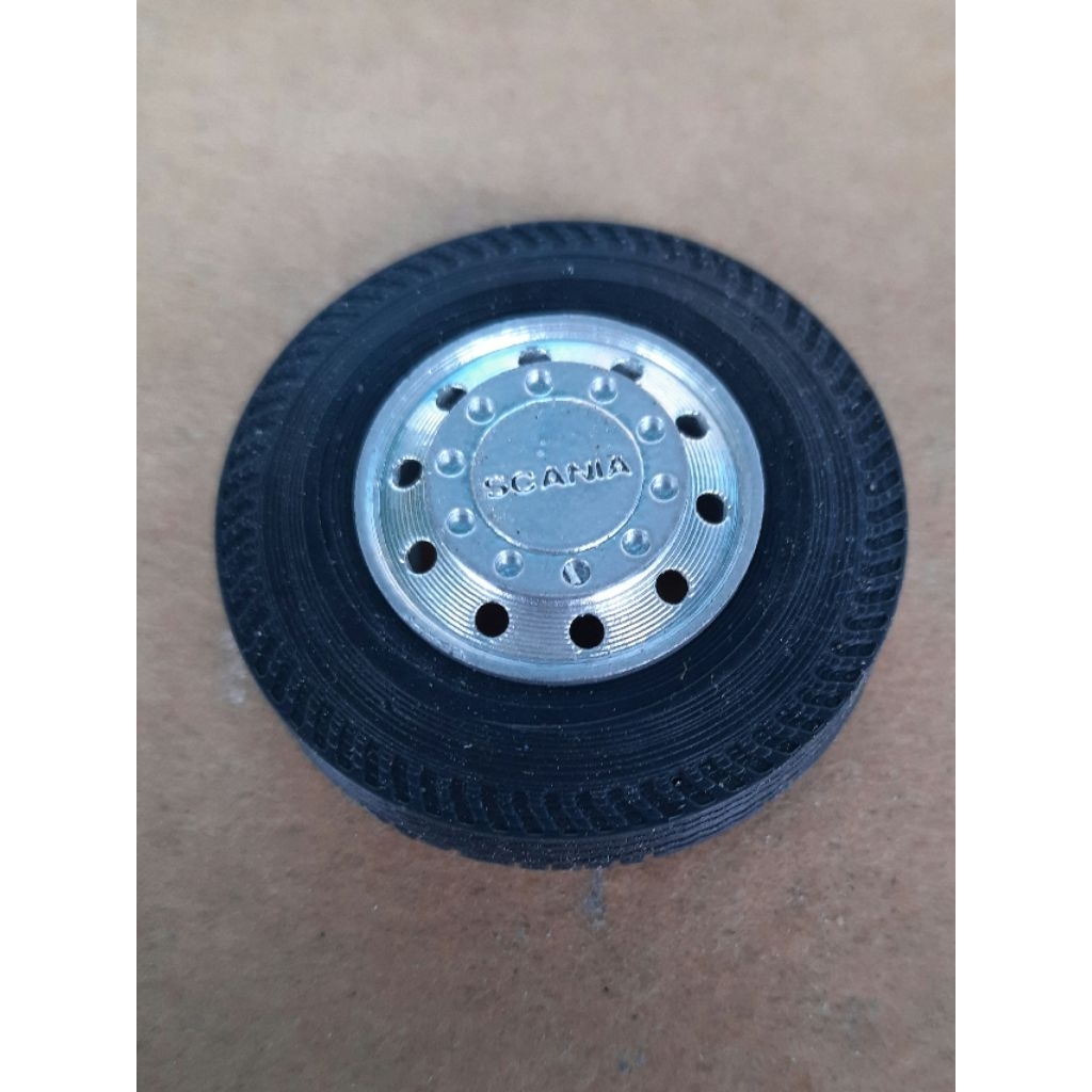 RODA MINIATUR TRUK/BUS SKALA 1:20 50mm