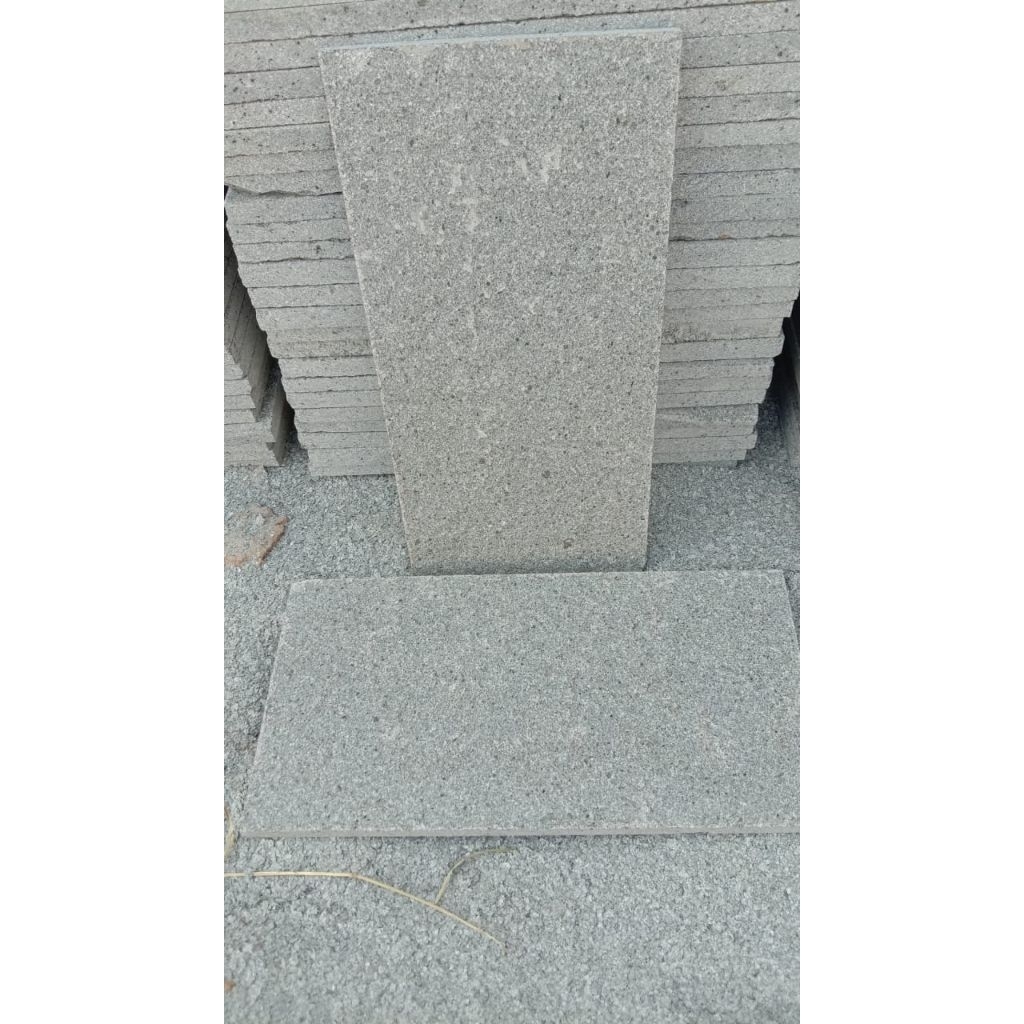 Batu alam andesit bakar lantai