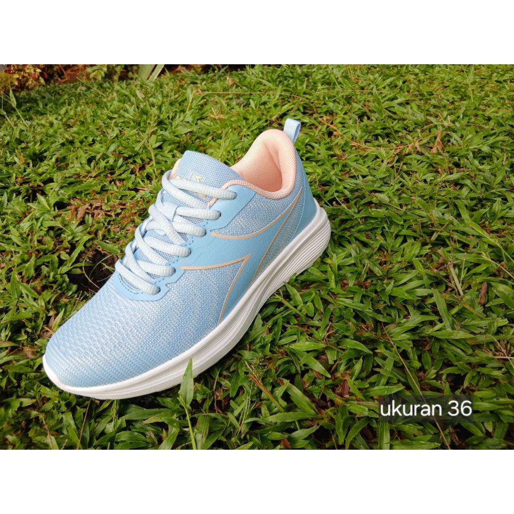 sepatu olahraga cewek sport runing diadora women original