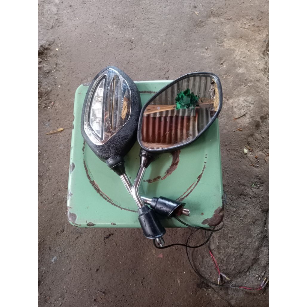 Spion LED sepasang beat vario led ori second