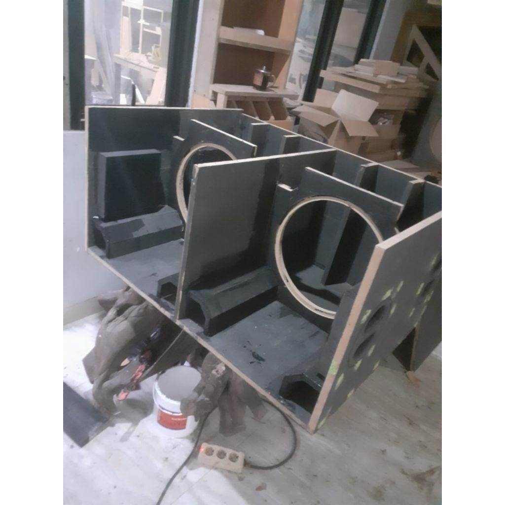 box speaker planar 15inch double mentahan sudah didempul halus
