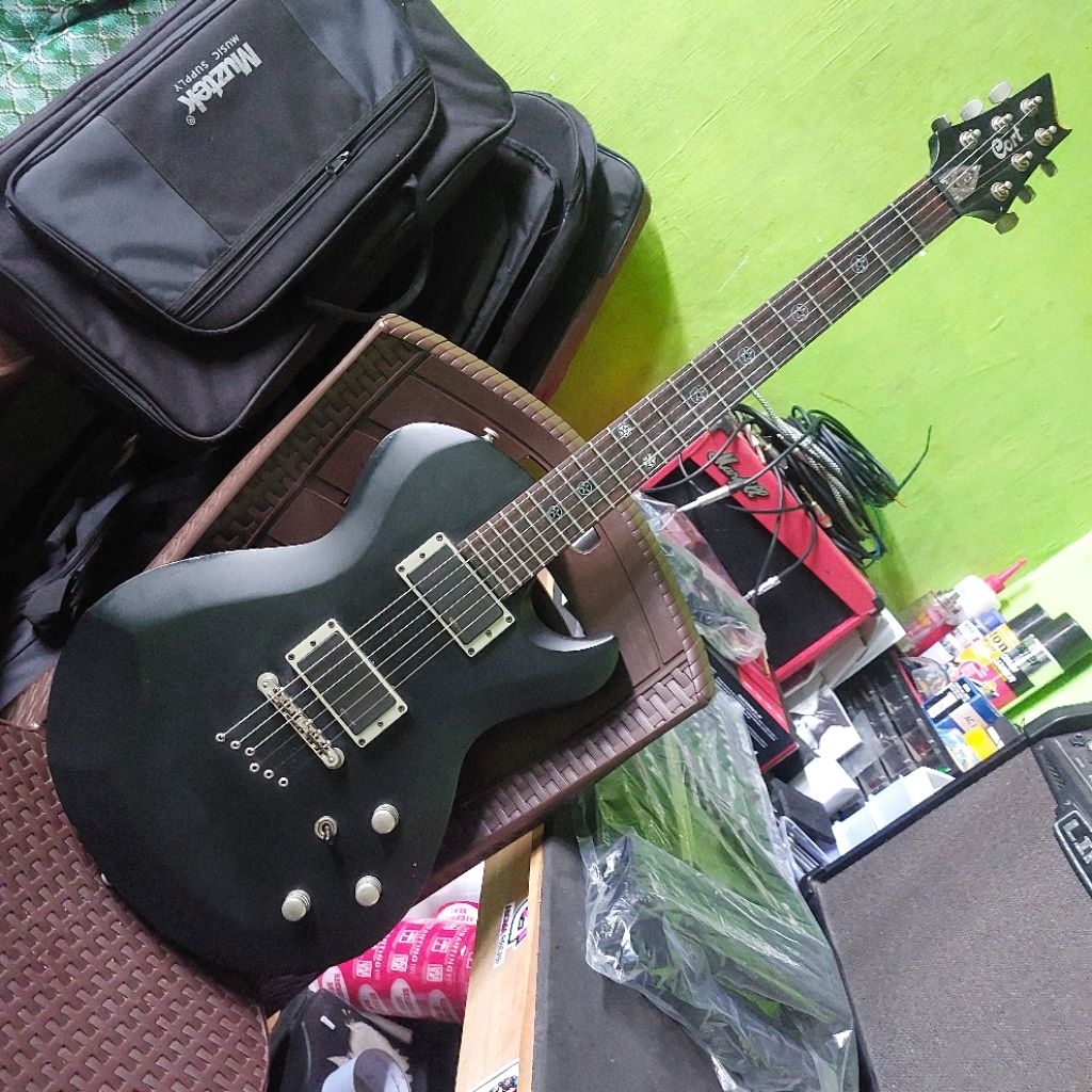 Gitar Cort EVL-Z4 Original