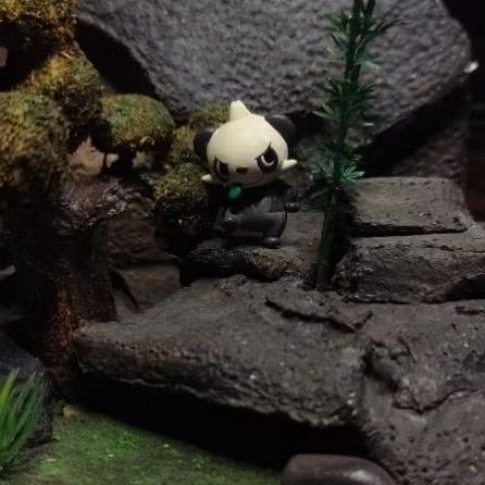 pokemon figure - pancham - tomy