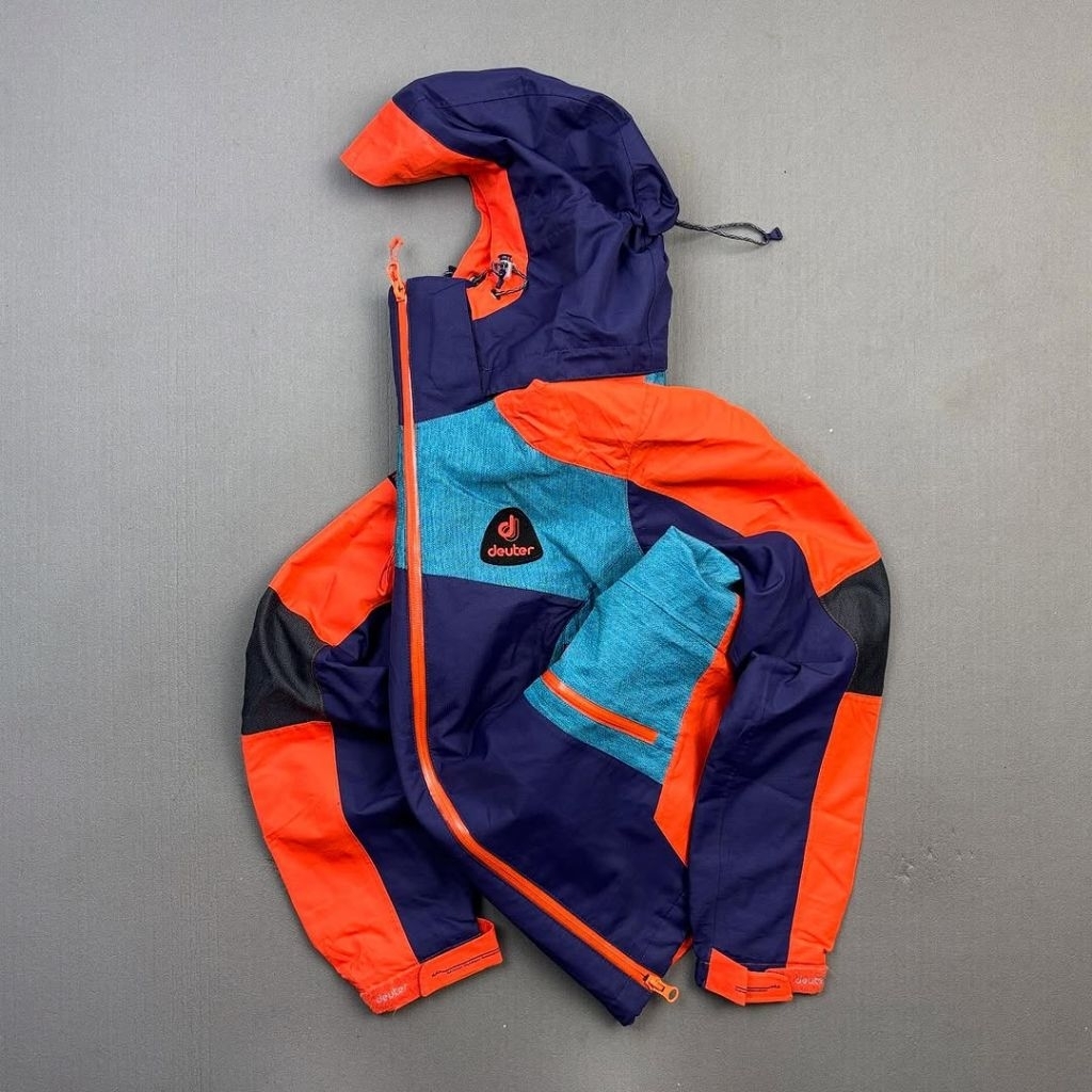 JAKET OUTDOOR DEUTER EXTREME GORPCORE STYLE