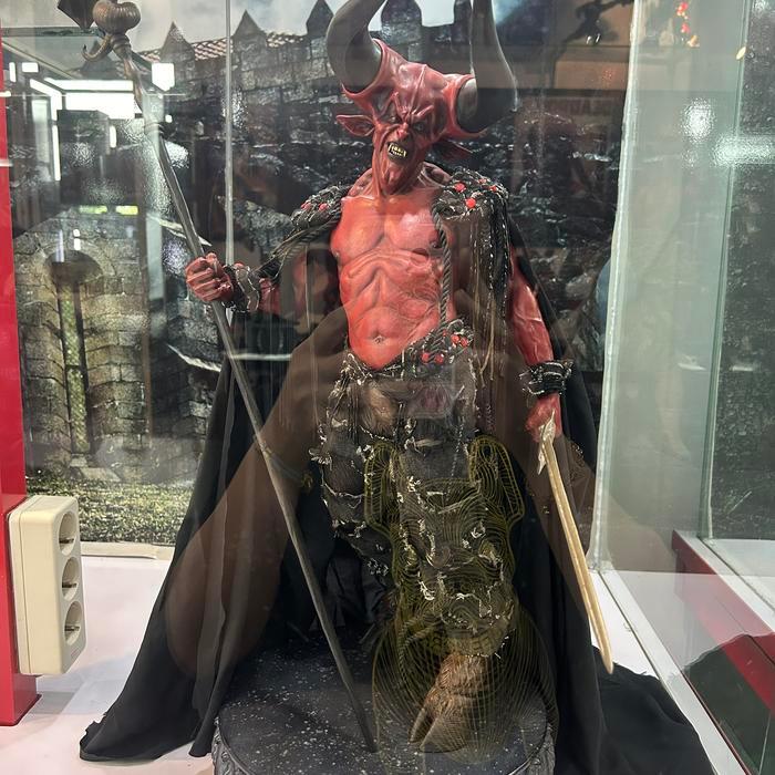 LEGEND LORD OF DARKNESS PREMIUM FORMAT STATUE SIDESHOW