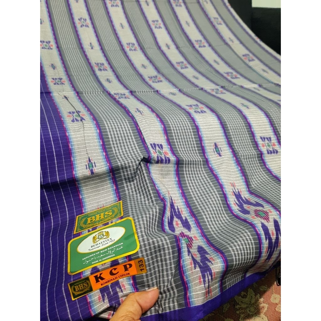 SARUNG BHS KCP SUTRA SPUNSILK 210 GOLD,SILVER