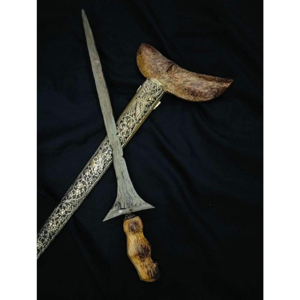 Keris Sepuh Sepang Pamor Banyumili Warangka Kayu Liwung Super Asli Kuno