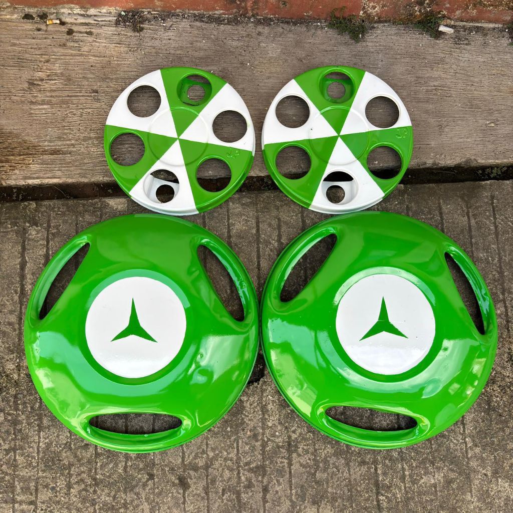 Wildop dop wildop couple set donat mersy smile truck canter medium bus motif silang plat besi