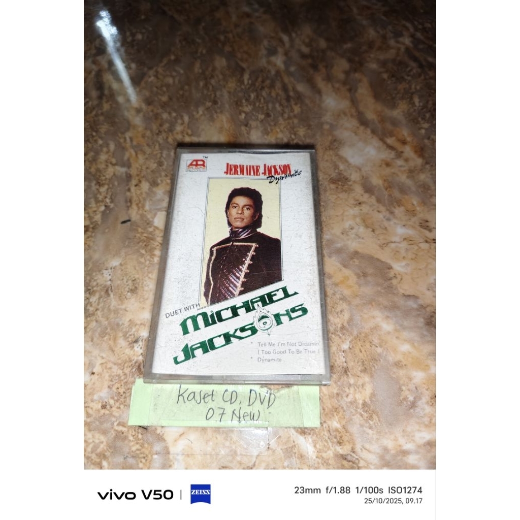 Kaset Pita Jermaine Jackson dynamite duet with Michael Jacksons