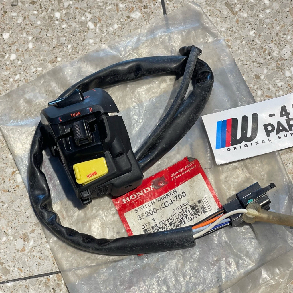 HOLDER SAKLAR KIRI TIGER LAMA LAWAS TILAM TILAS 2000 ORIGINAL AHM 35200 KCJ 760