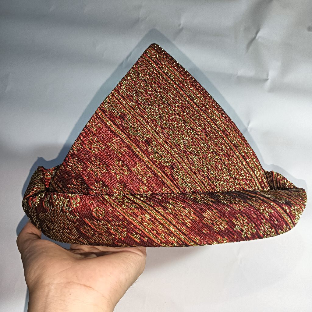Tanjak adat Palembang songket asli