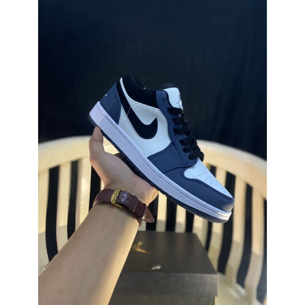Sepatu sneakers pria jordan low draktil navy