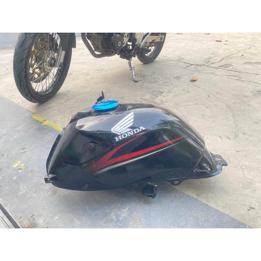 Tangki tiger revo original copotan taun muda / tangki fuelltank tiger revo original copotan