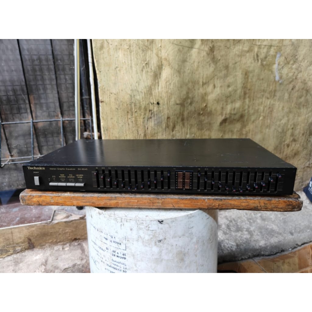 equalizer stereo graphic technics SH 8045