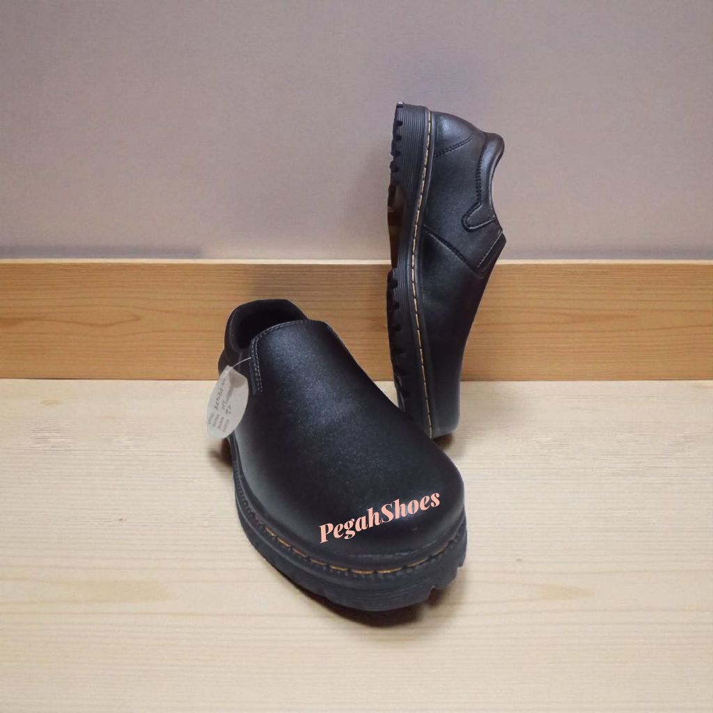 SEPATU PANTOPEL PANTOFEL MILTON PRIA DOCMART