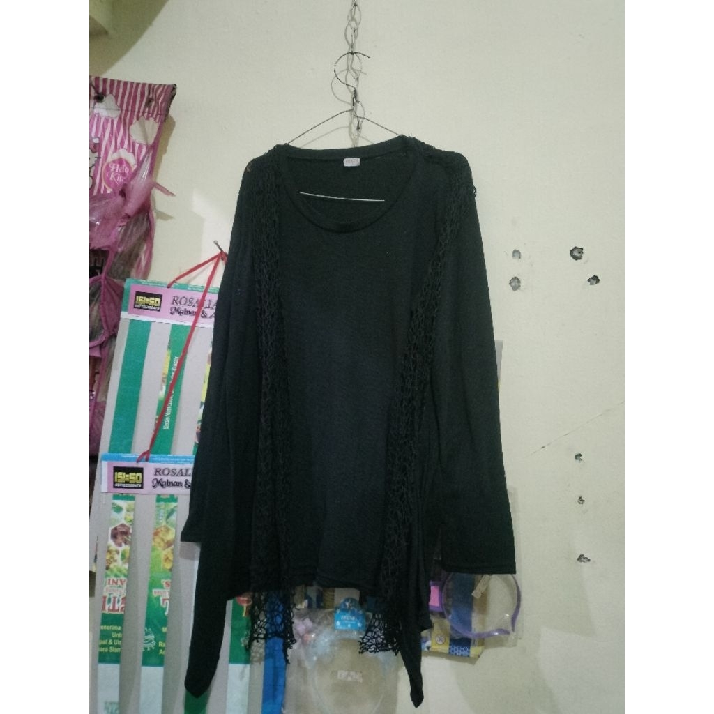 atasan hitam ada renda hitam pl pribadi