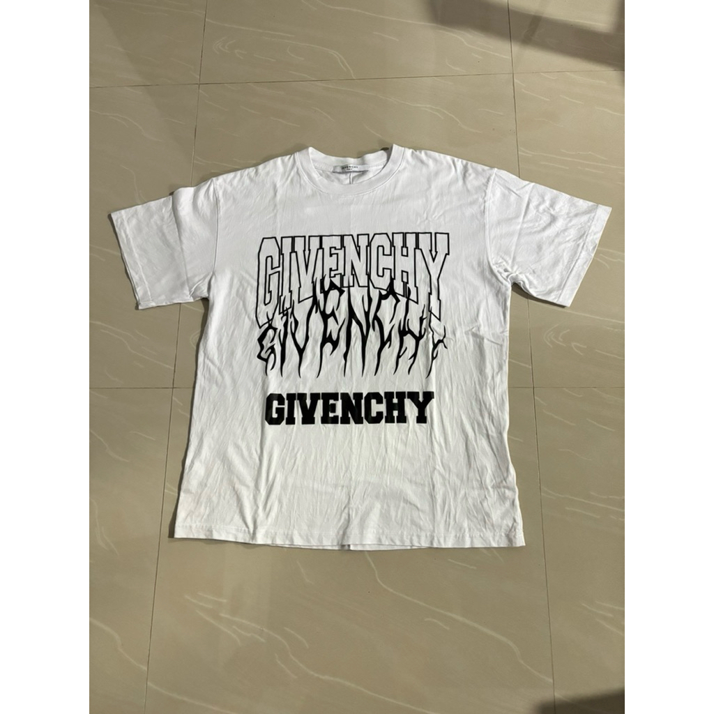Kaos Givenchy