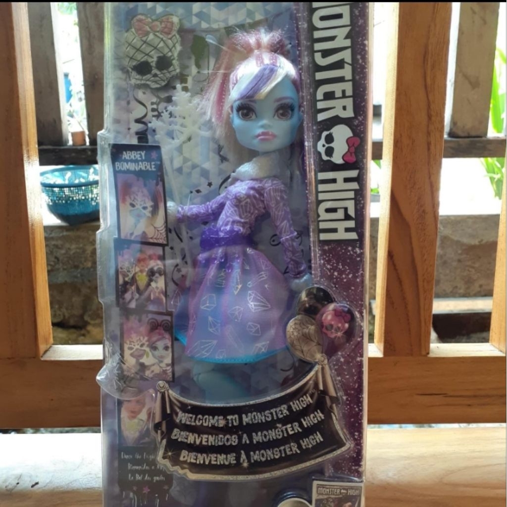 Monster high Abbey Bominable DPX10
doll