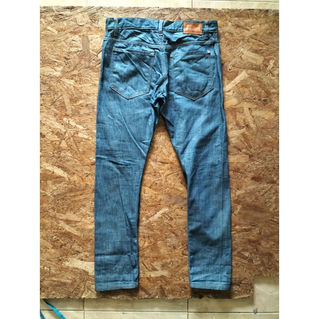 celana jeans modnine