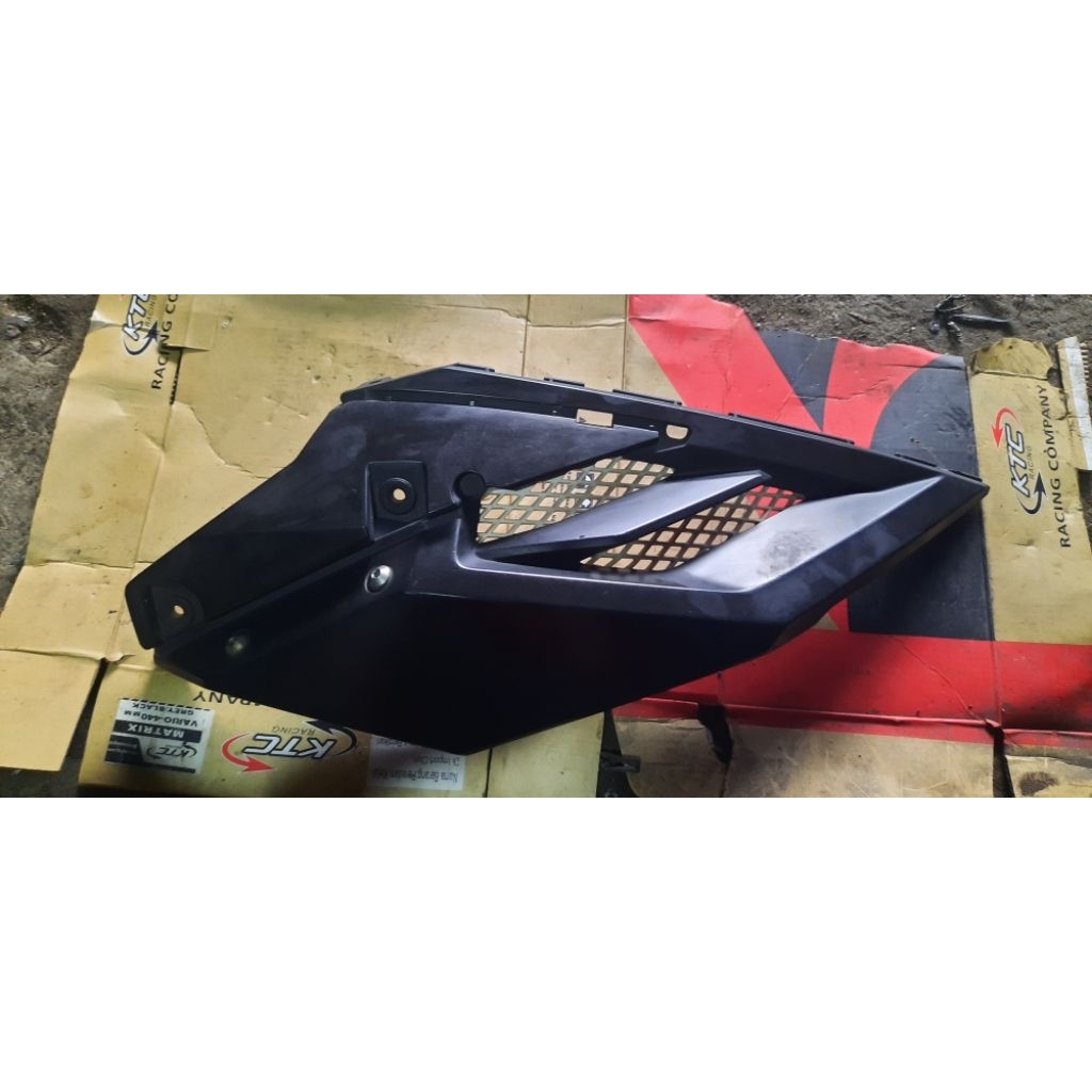 sambungan body xride 115 original kanan/kiri