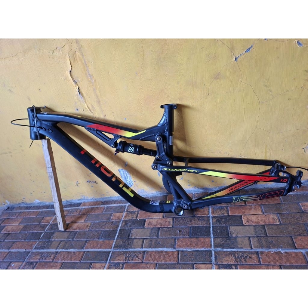Frame thril ricochet