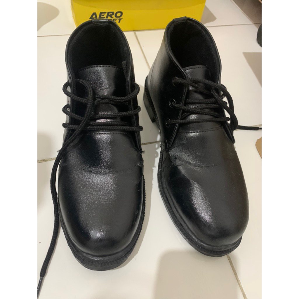 PRELOVED—SEPATU PDH HITAM DOFF