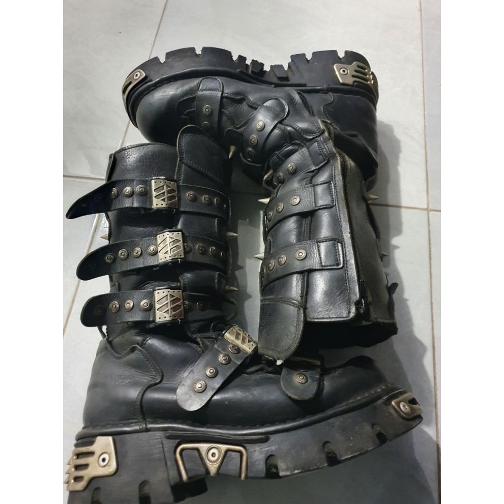 New rock boots reactor