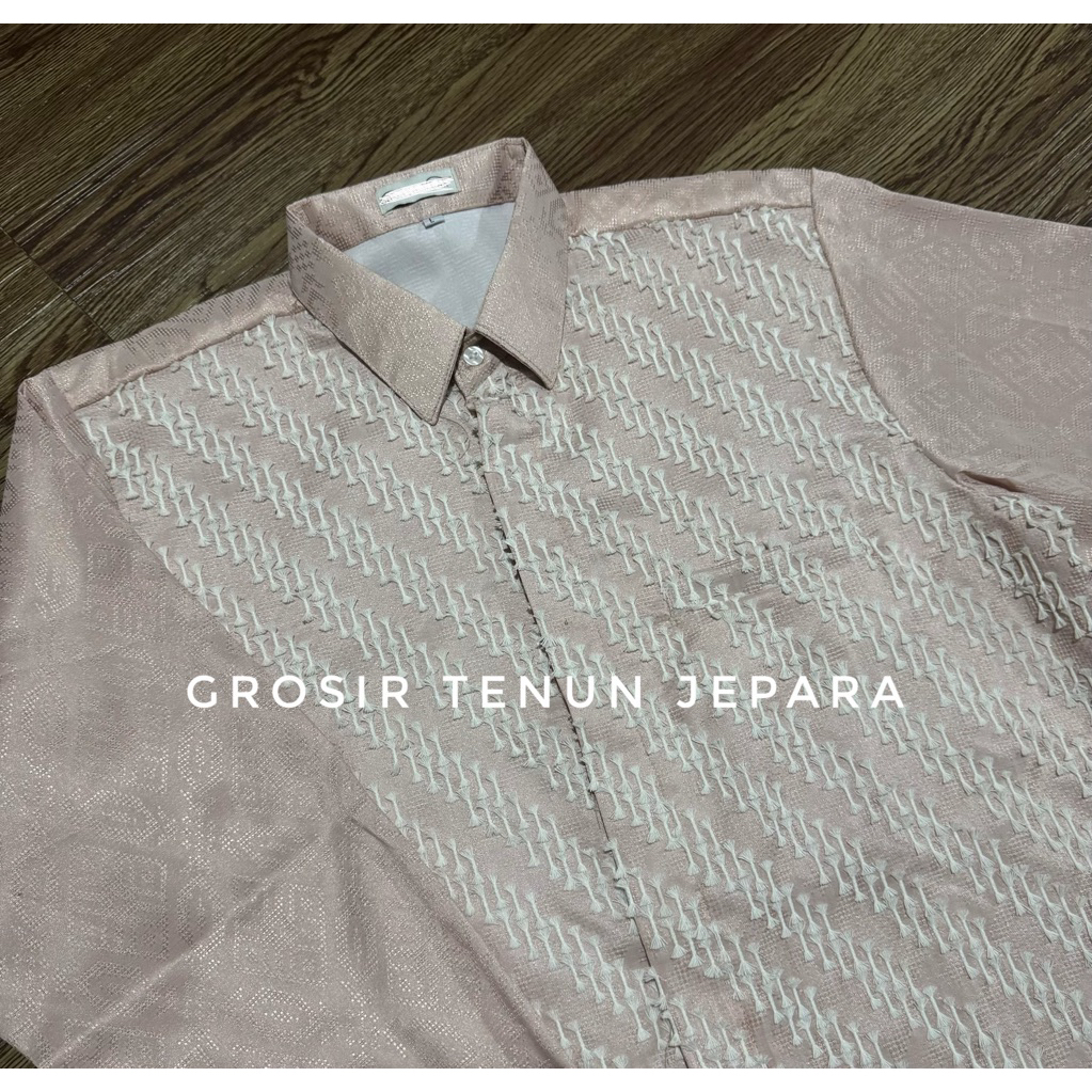 SET COUPLE KEMEJA TENUN DAN ROK LILIT