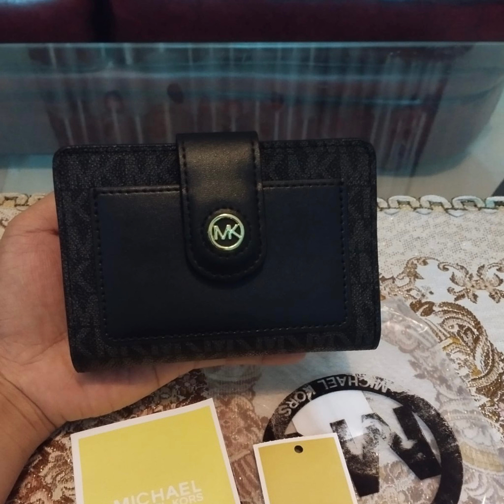 MK MERCER SMALL WALLET SIGNATURE