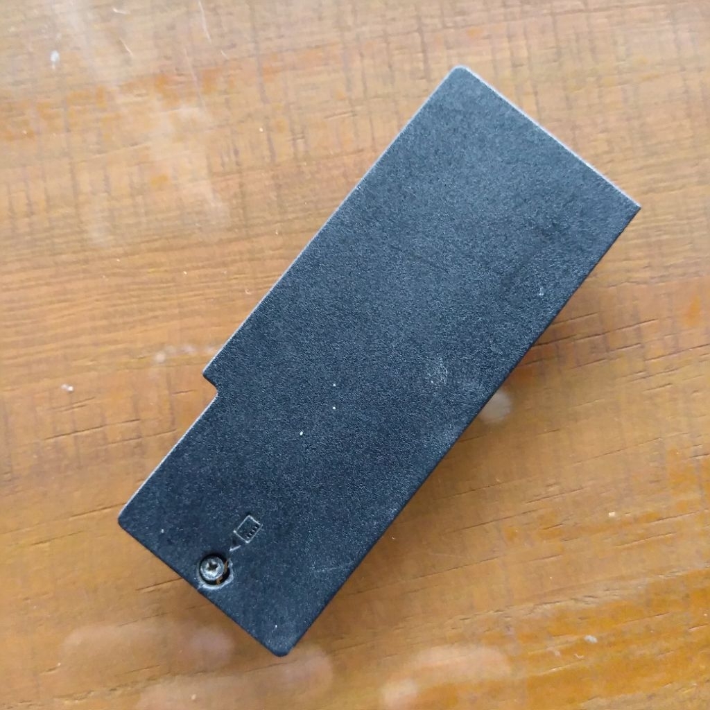 tutup SSD laptop Lenovo thinkpad e440