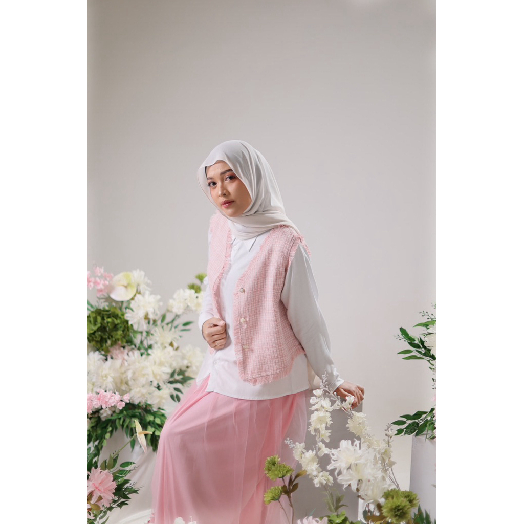 CHHAVI - Noelle Vest Premium Look Classy & Elegant