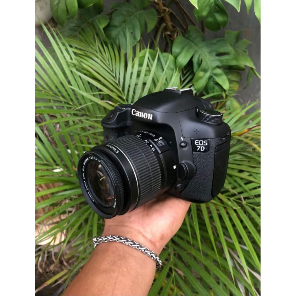 CANON 7D +  Lensa kit