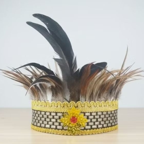 mahkota bulu adat dayak renda emas