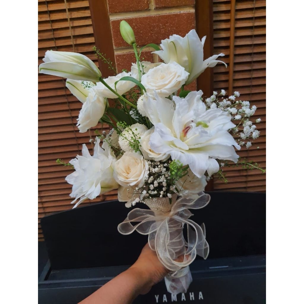 Buket Bunga Lily Nikahan / Buket Bunga Fresh Lamaran / Buket Wedding Fresh Lily