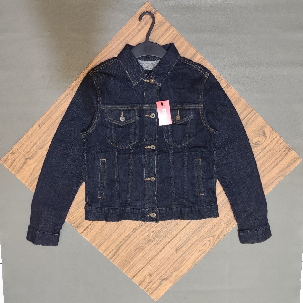 trucker jeans uniqlo blue indigo cewek