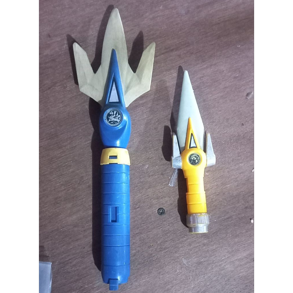 senjata power ranger kyuranger kuning biru