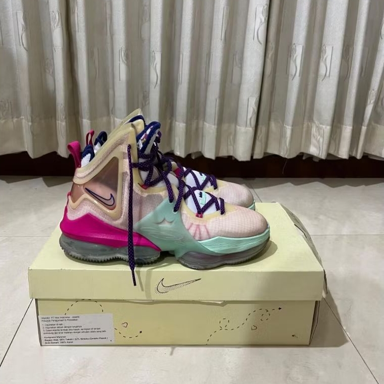 Sepatu Basket Nike Lebron 19 "Valentine day" - sepatu basket second original sepatu basket murah dec