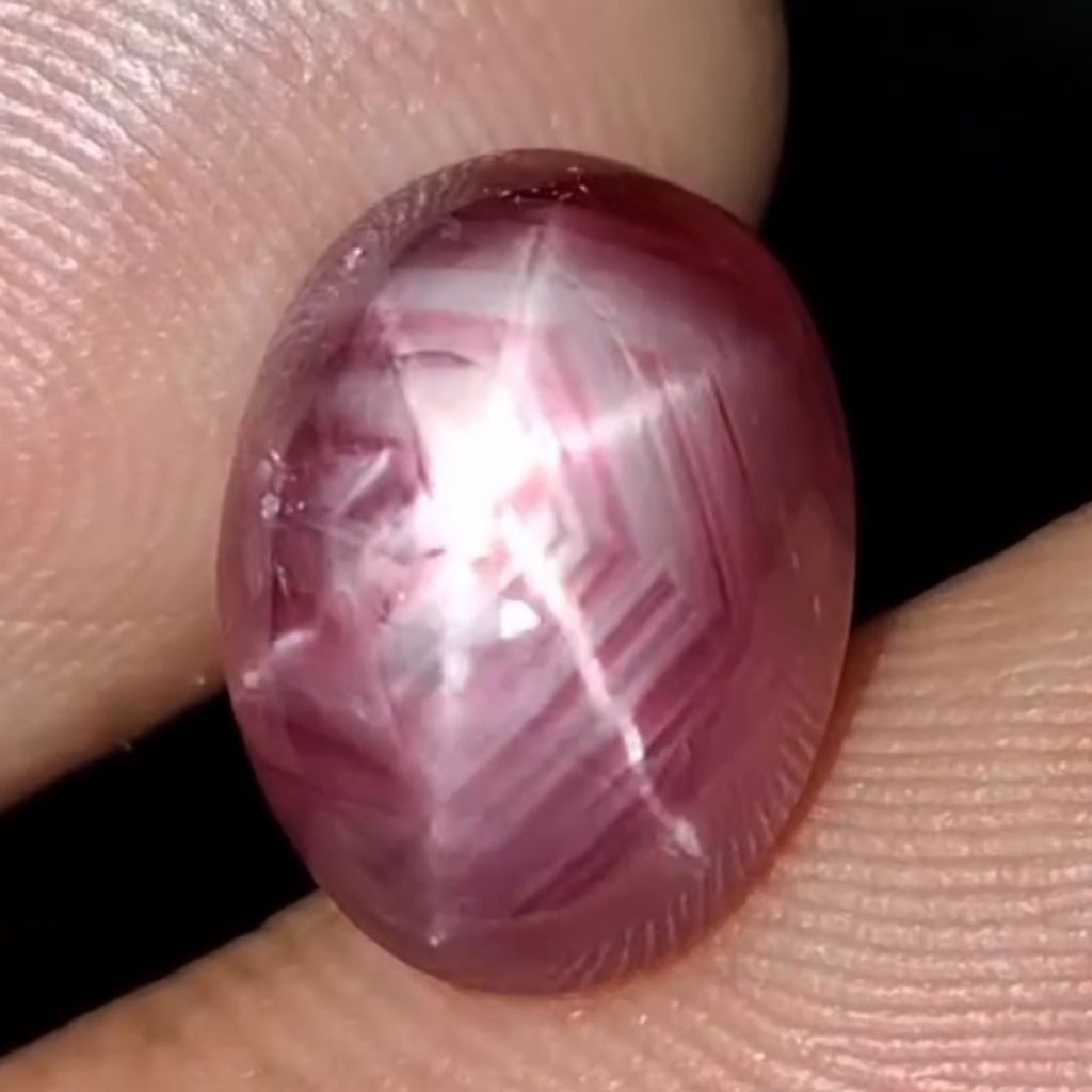 Natural Star Ruby Madagascar Serat Fatkwa Antik Star Tajam