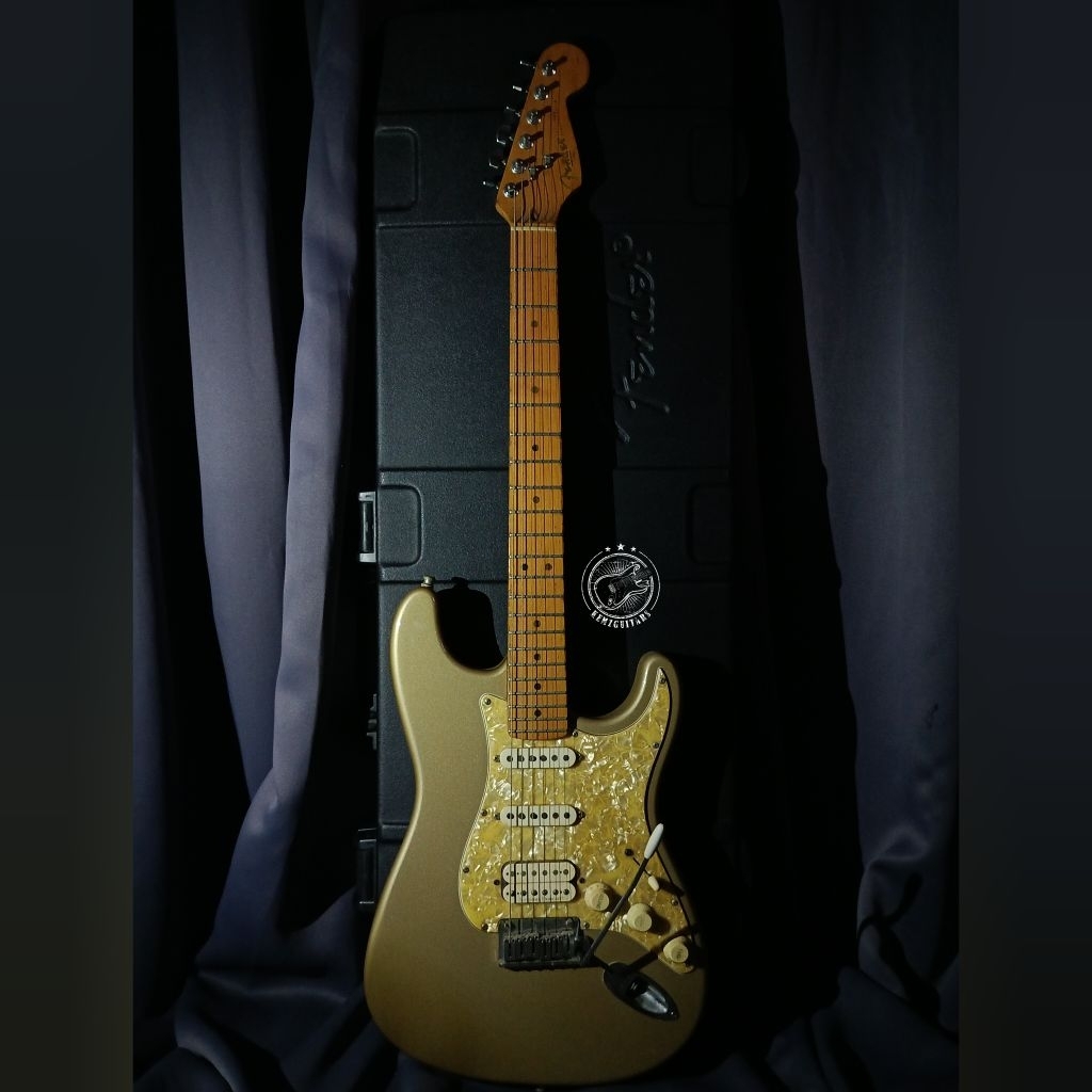 1996 Fender USA Lonestar Stratocaster Shoreline Gold 50th Anniversary