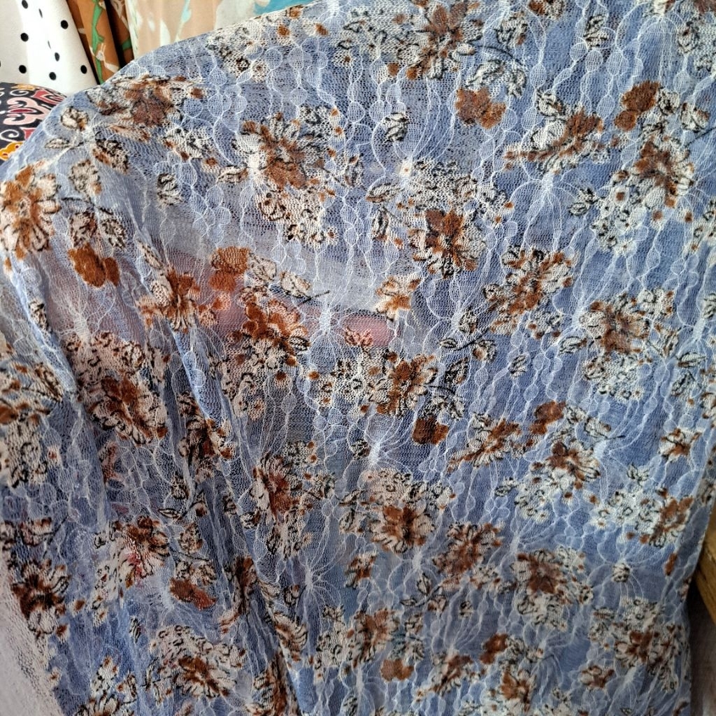 kain brokat katun streach - kain brokat dasar biru - kain brokat lace impor - kain brokat [bnd01]