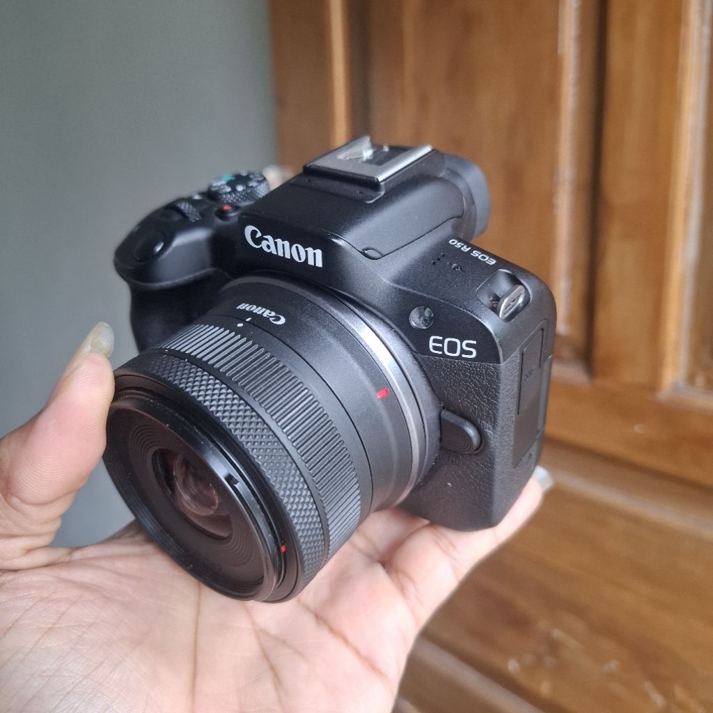 mirorrless Canon eos R50 / kamera canon eos R50