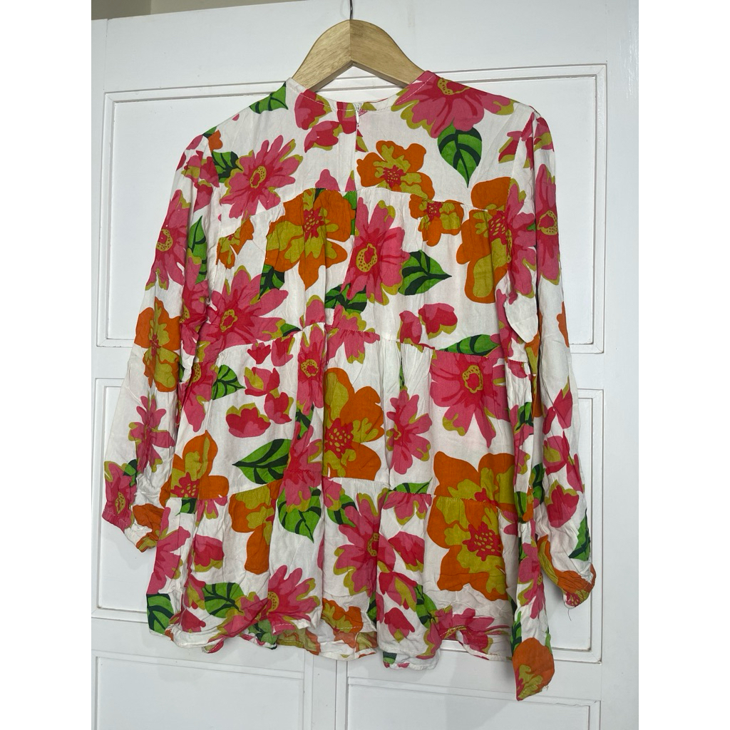 Preloved Atasan Bunga-Bunga