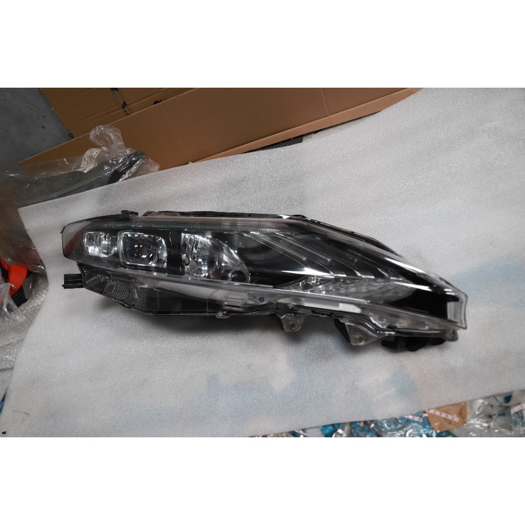 HEADLAMP KANAN TOYOTA HARRIER 2014, 81140484,40