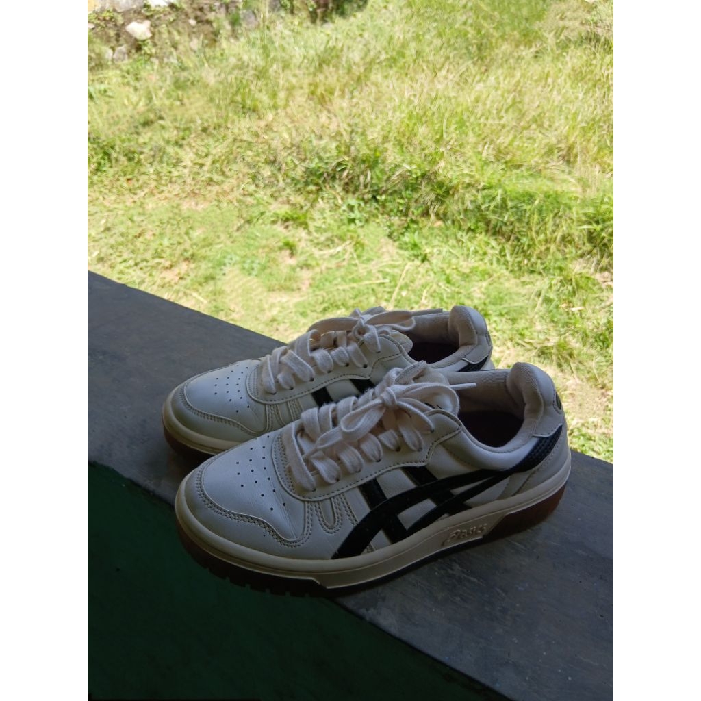 (PRELOVED) SEPATU ASICS COURT MZ CREAM BLACK GUMSOL