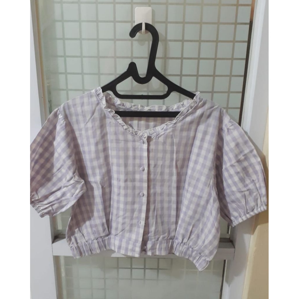 [PRELOVED] Kemeja Crop Top Ungu Plaid Flannel Wanita Floral