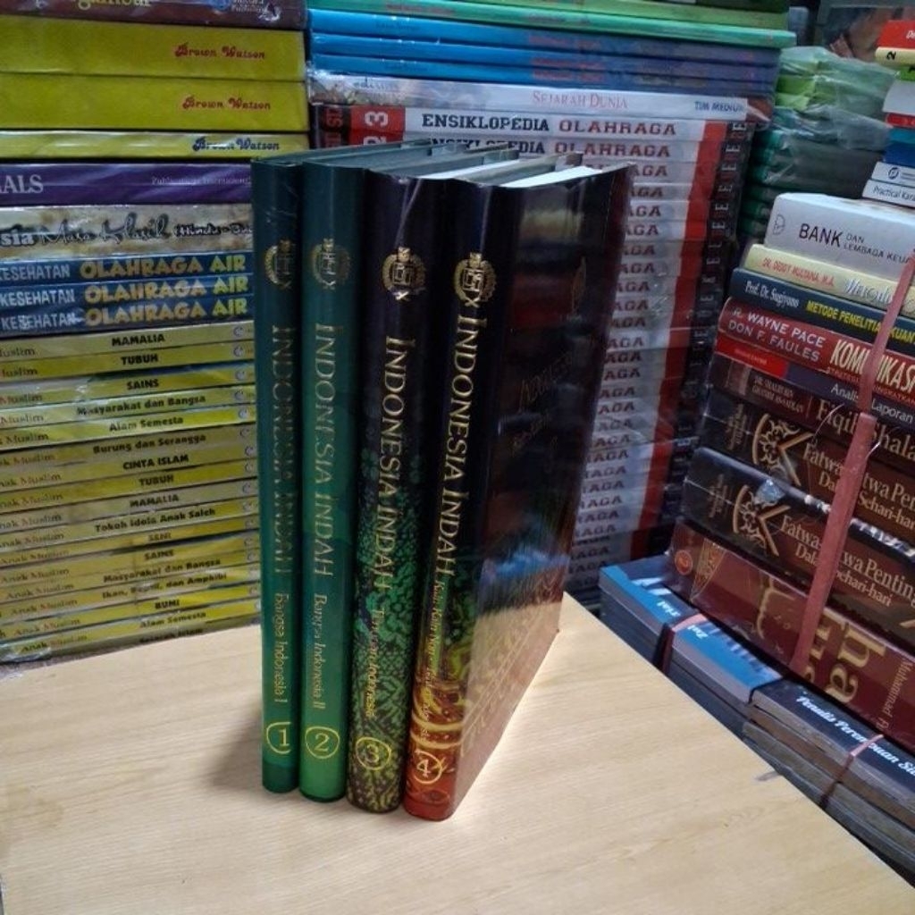 Buku Original INDONESIA INDAH Empat Judul Pertama Buku 1 BANGSA INDONESIA 1, Buku 2 BANGSA INDONESIA