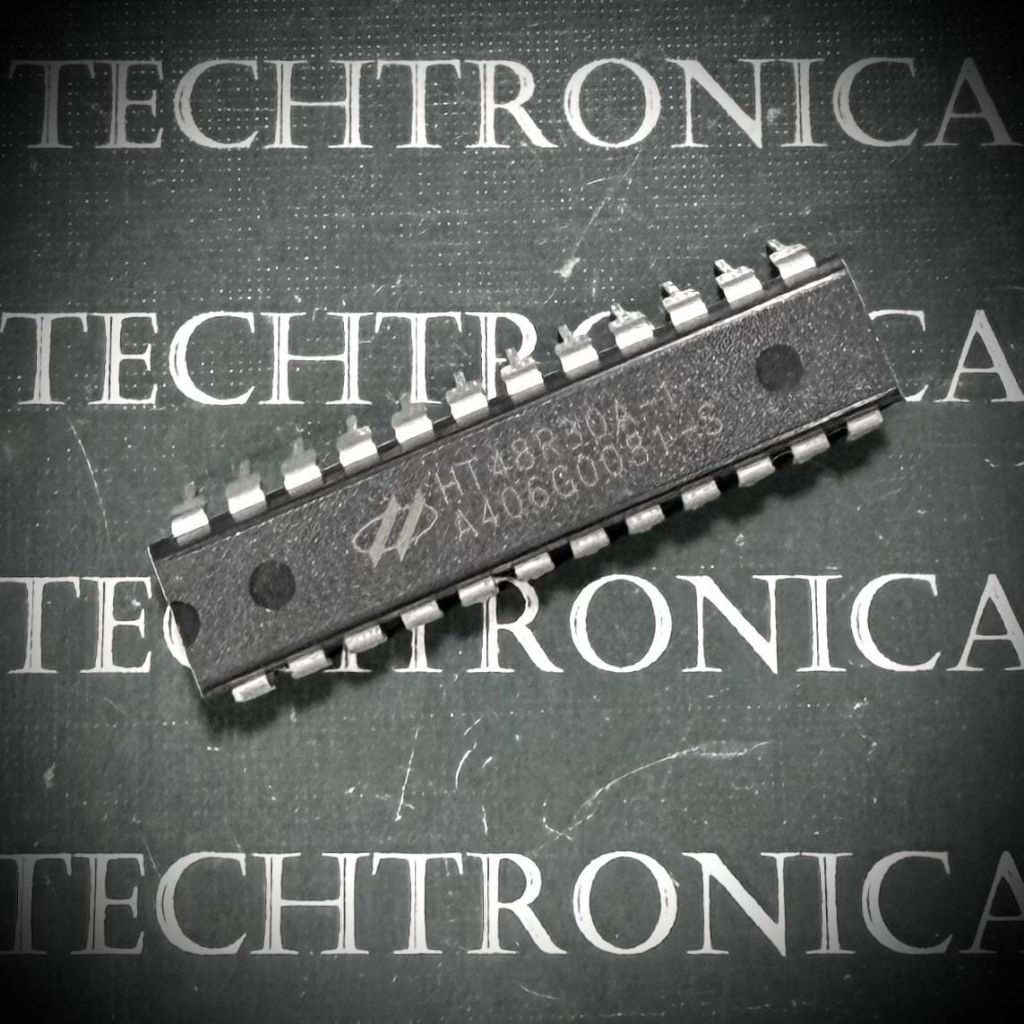 IC HT48R30A-1 HT48R30A HT48R30 DIP-24