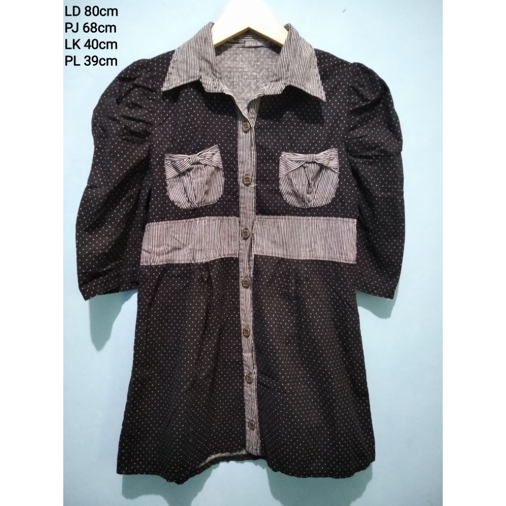 PRELOVED KEMEJA WANITA POLKA LURIK HITAM