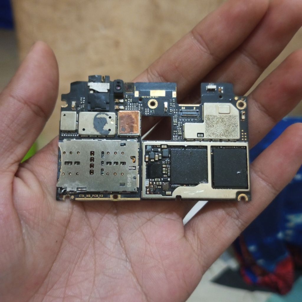 MESIN REDMI 5 PLUS 4/64 RUSAK HANYA LED PUTIH