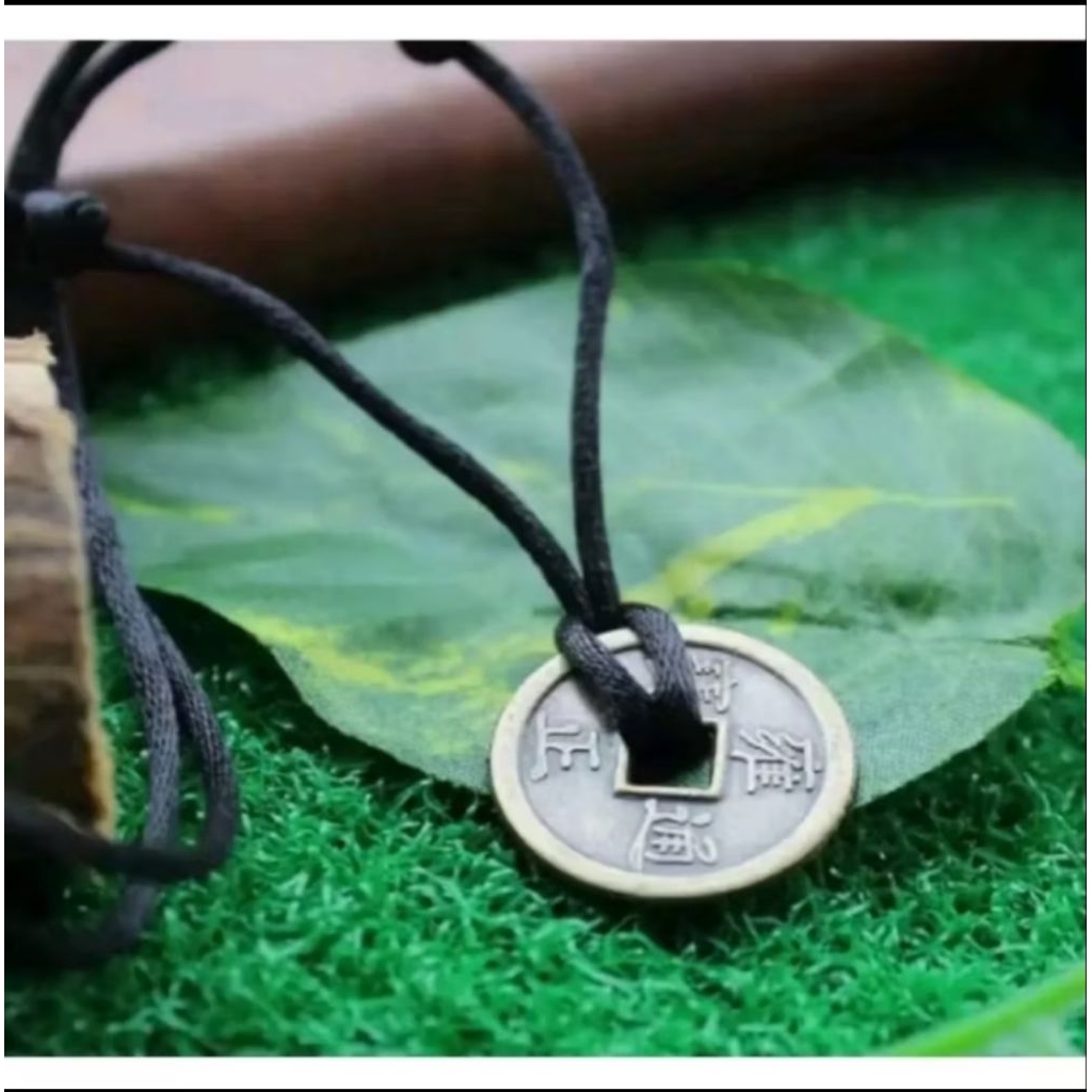 Kalung Tali Hitam Liontin Koin BISA PRIA/WANITA